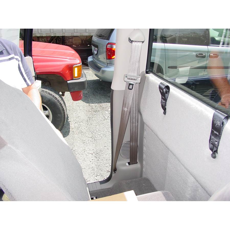 2003 Dodge Dakota Rear cab speaker location