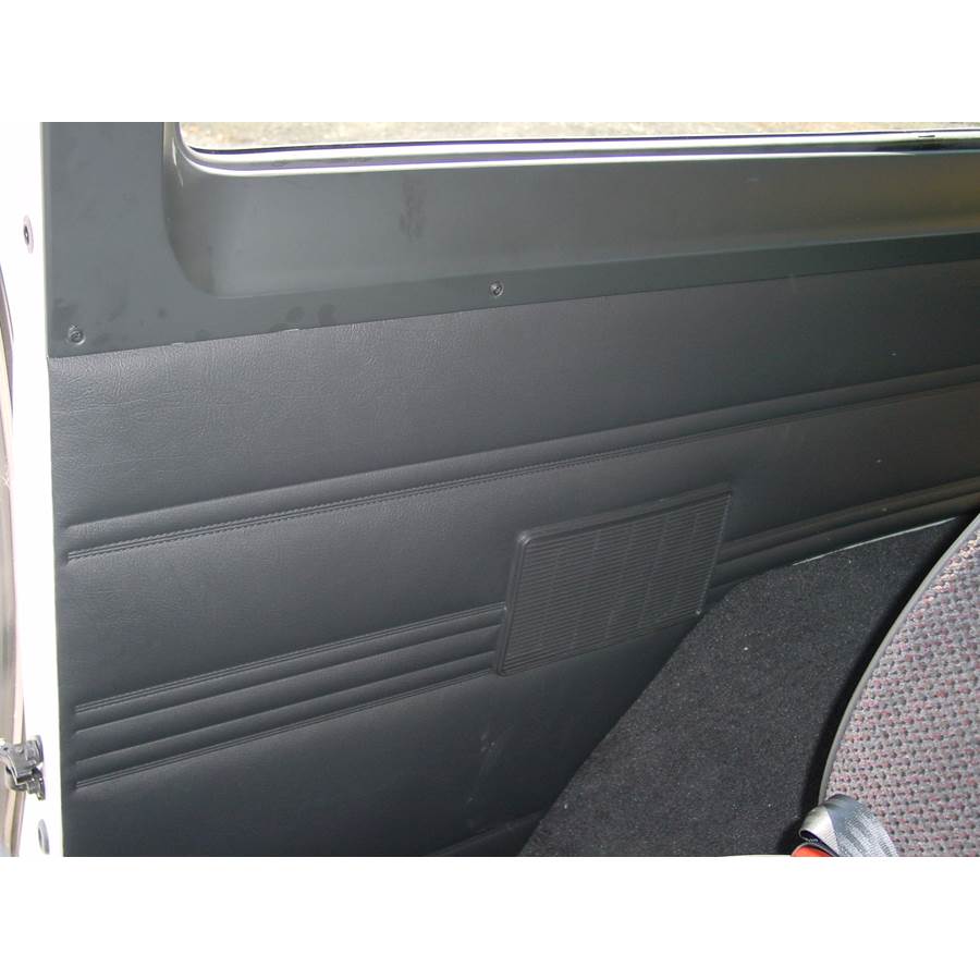 2002 Dodge Ram 1500 Mid-rear speaker location