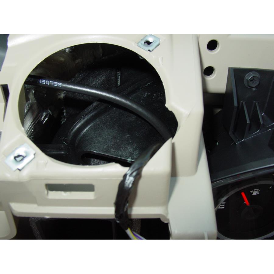 2011 Jeep Liberty Dash speaker removed