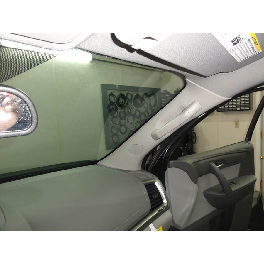 2021 GMC Acadia Front pillar speaker location
