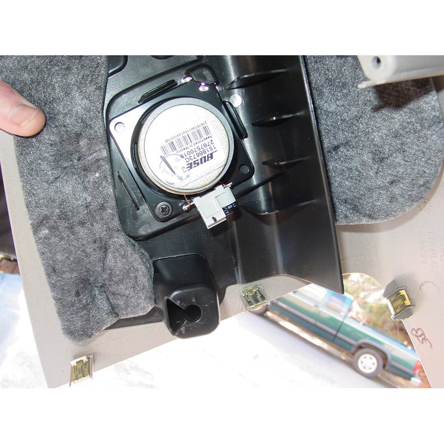2013 GMC Yukon Denali Rear pillar speaker