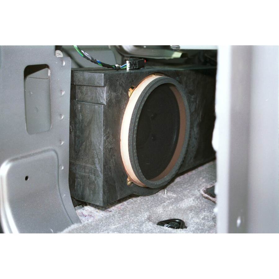 2000 GMC Yukon Far-rear side speaker