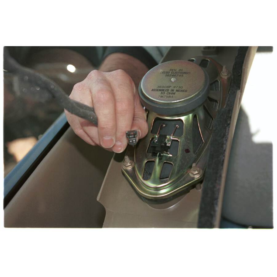 2001 GMC Sonoma Rear pillar speaker