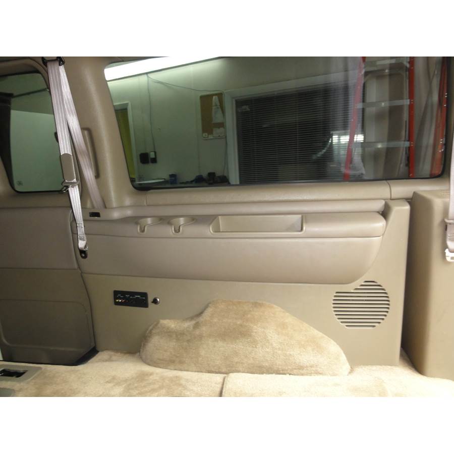 2002 GMC Savana Far-rear side speaker location