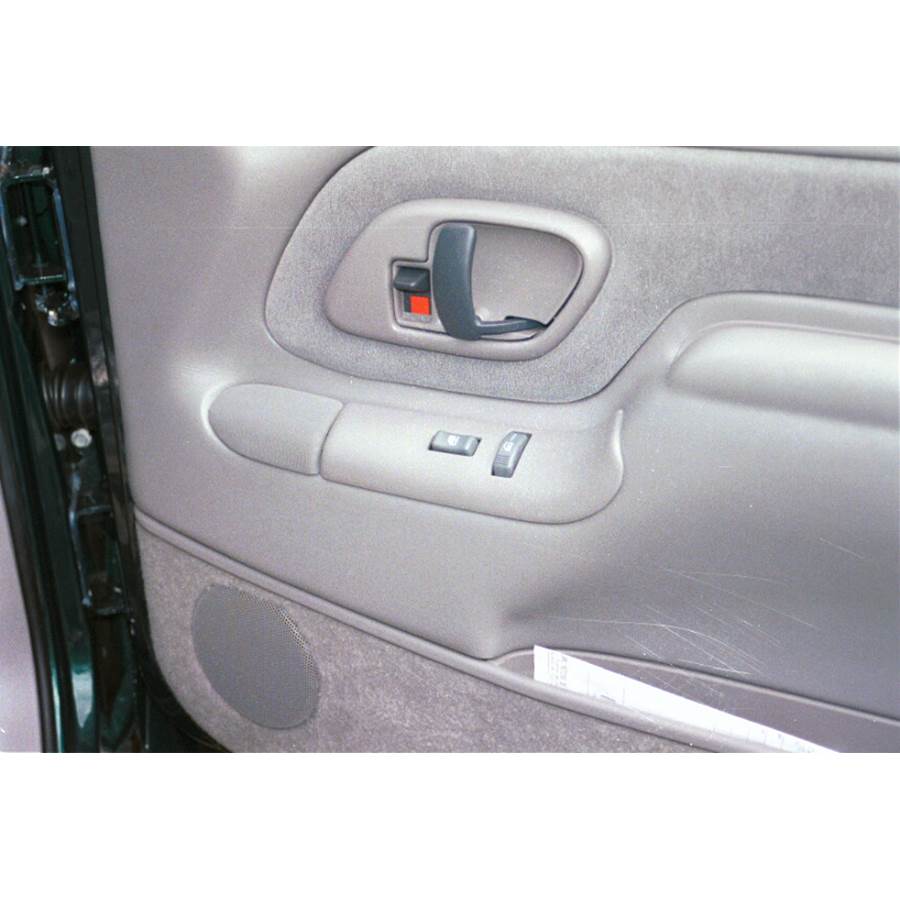 1997 GMC Yukon Front door tweeter location
