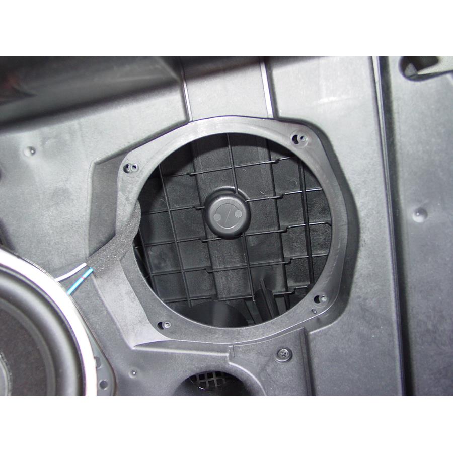 2007 Subaru B9 Tribeca Far-rear side speaker removed