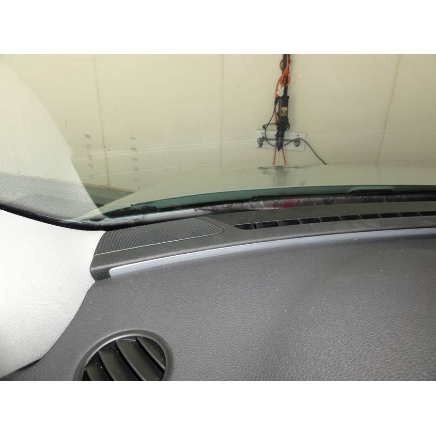 2018 Volkswagen Passat Dash speaker location