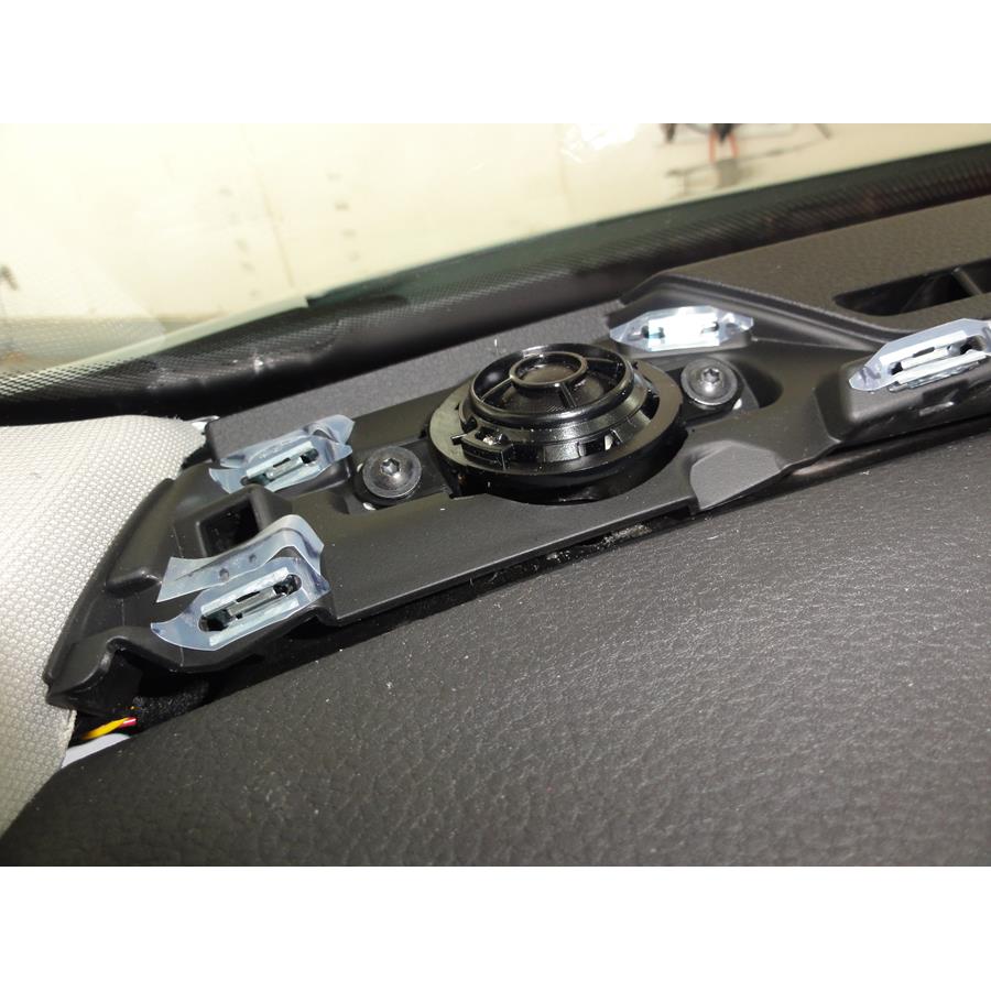 2017 Volkswagen Passat Dash speaker
