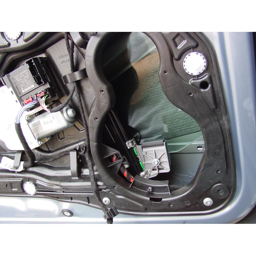 2016 Volkswagen CC Front door woofer removed