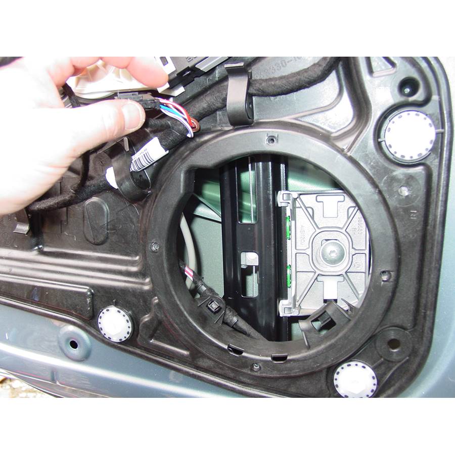 2010 Volkswagen CC Rear door woofer removed
