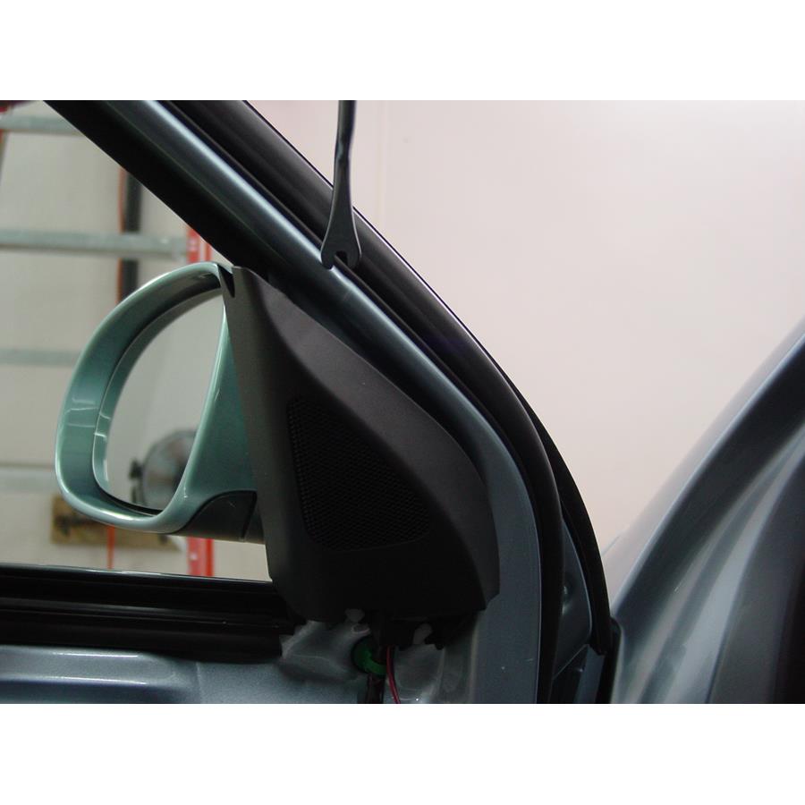 2010 Volkswagen Passat Front door tweeter location