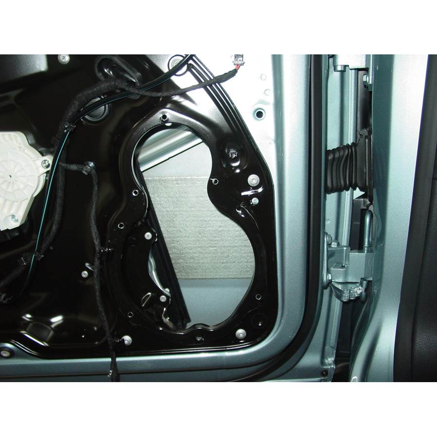 2007 Volkswagen Passat Front door woofer removed