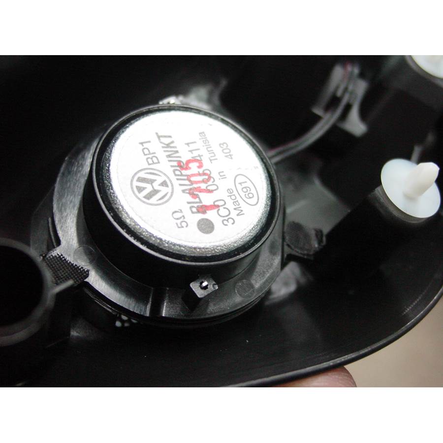 2010 Volkswagen Passat Front door tweeter