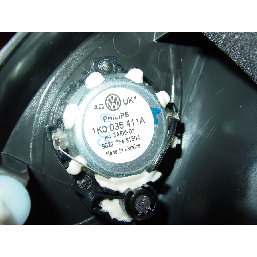 2008 Volkswagen R32 Front door tweeter