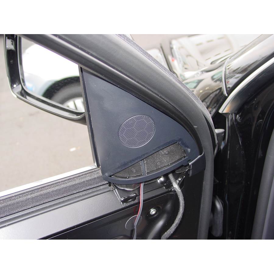 2005 Volkswagen Touareg Front door tweeter location
