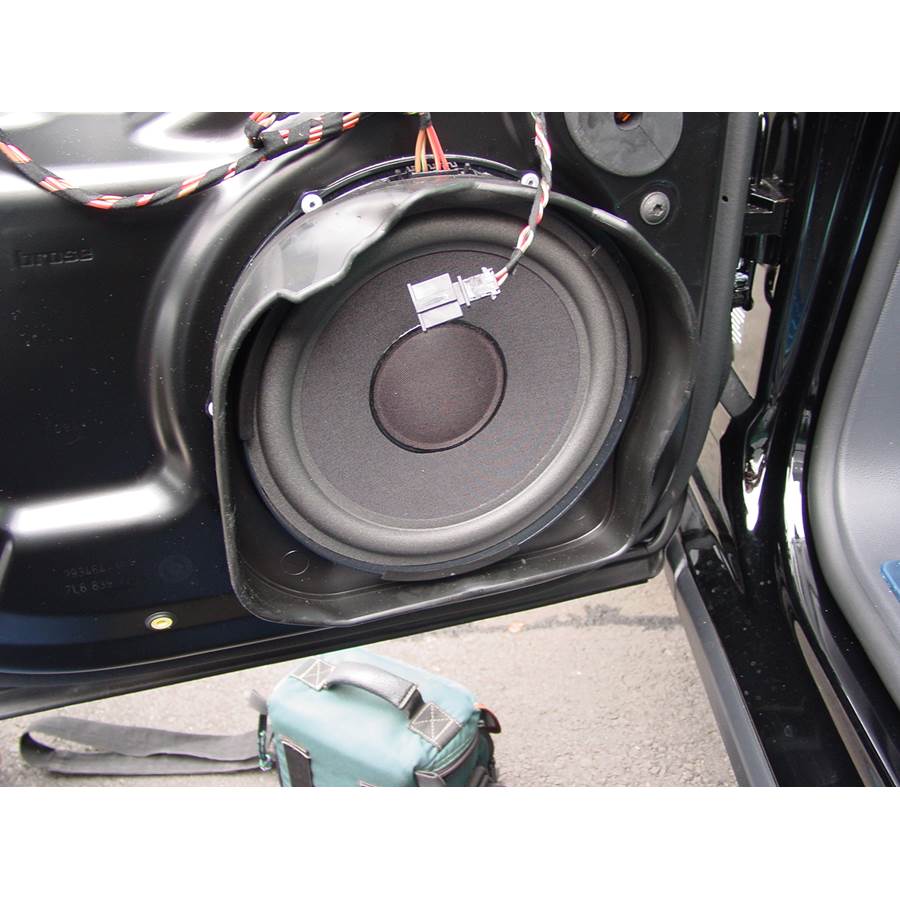 2007 Volkswagen Touareg Rear door woofer