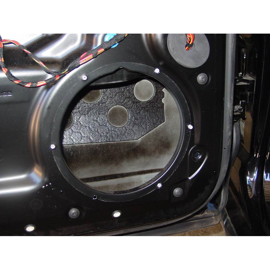 2010 Volkswagen Touareg Rear door woofer removed