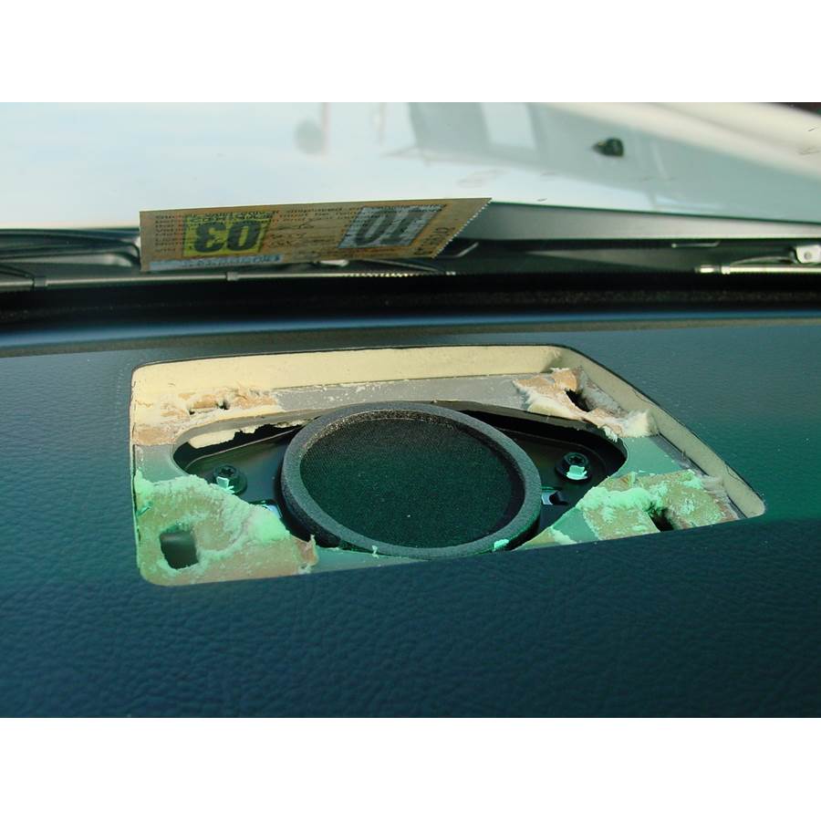 2004 Toyota 4Runner Center dash speaker