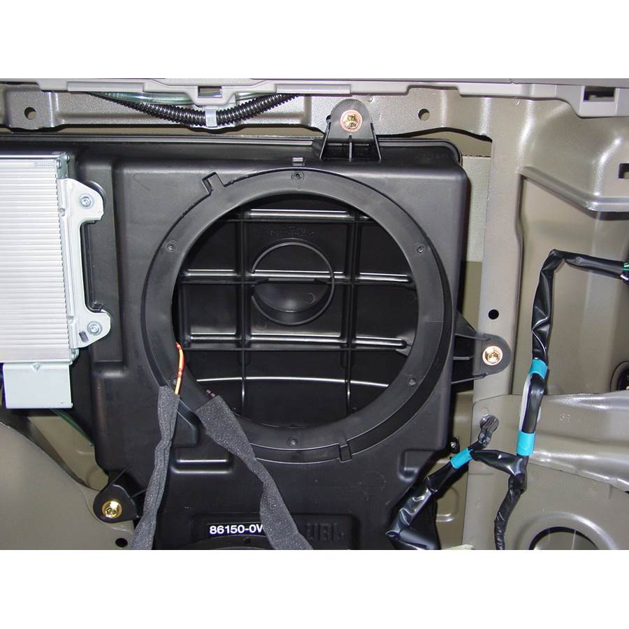2007 Toyota 4Runner Far-rear side speaker removed