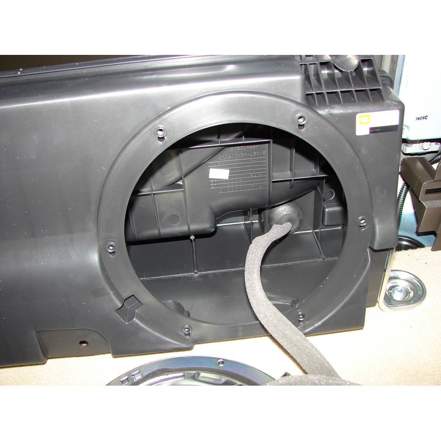 2008 Toyota Tundra Rear cab speaker removed