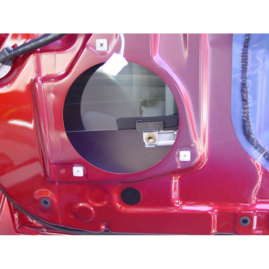 2005 Toyota Highlander Front door woofer removed