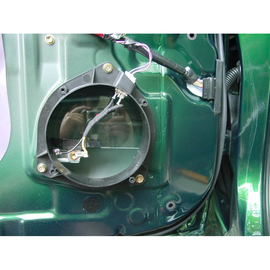 2003 Toyota Highlander Front door woofer removed