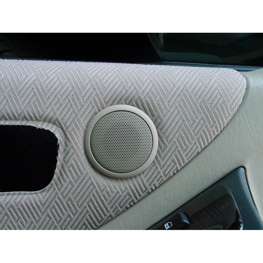 2005 Toyota Highlander Front door tweeter location