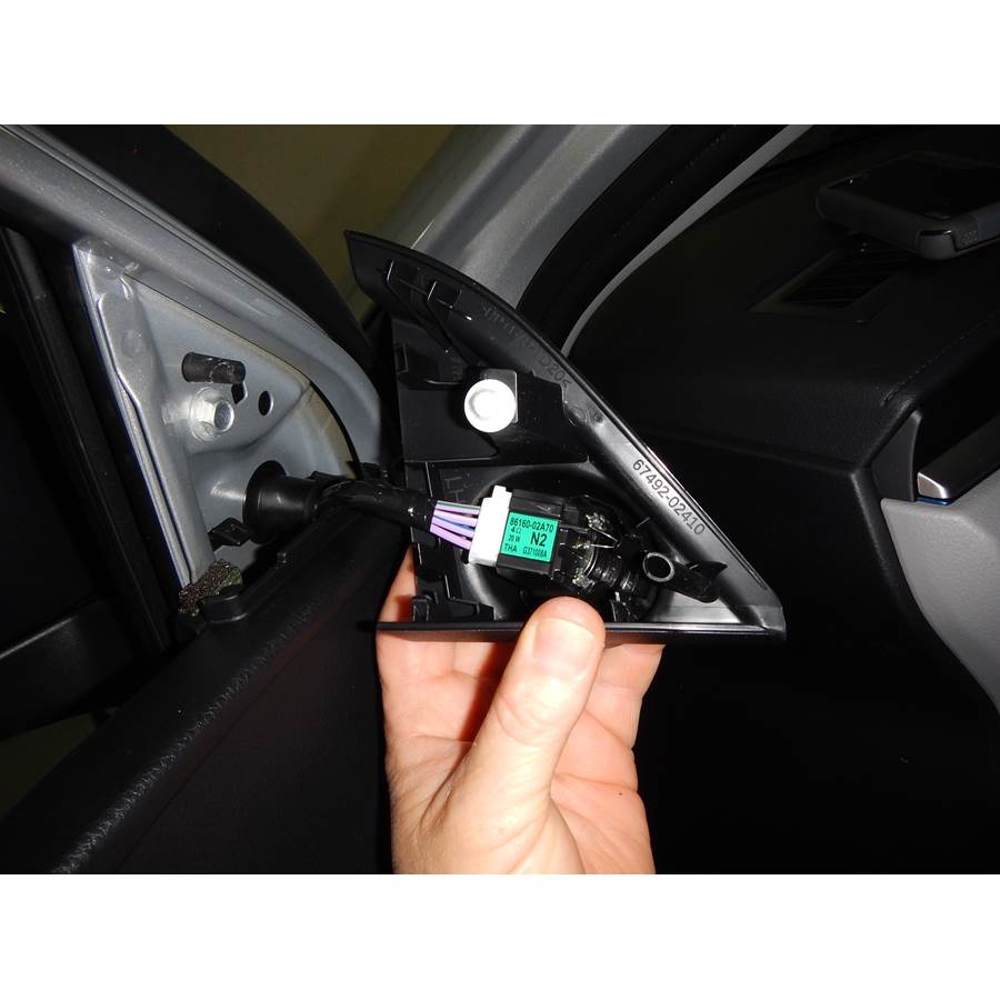 2016 Toyota Corolla Front door tweeter