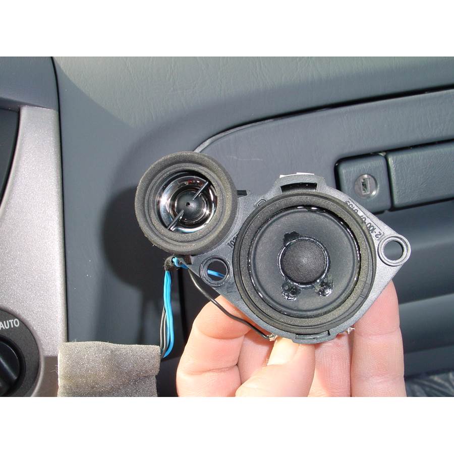 2002 Toyota Sienna Front pillar speaker removed