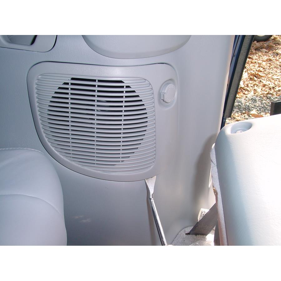 2003 Toyota Sienna Mid-rear speaker location