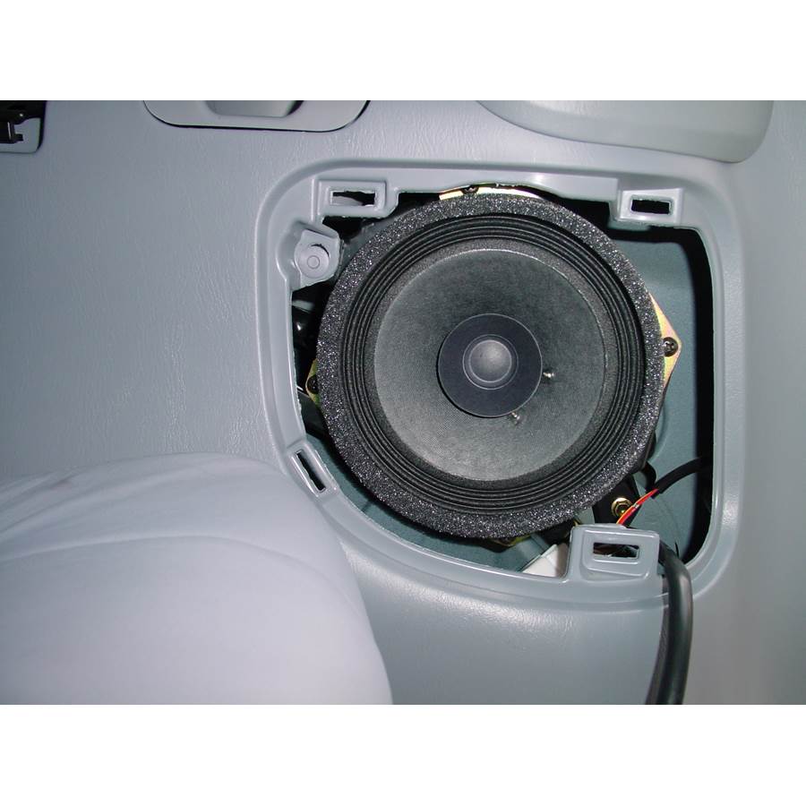 2001 Toyota Sienna Mid-rear speaker