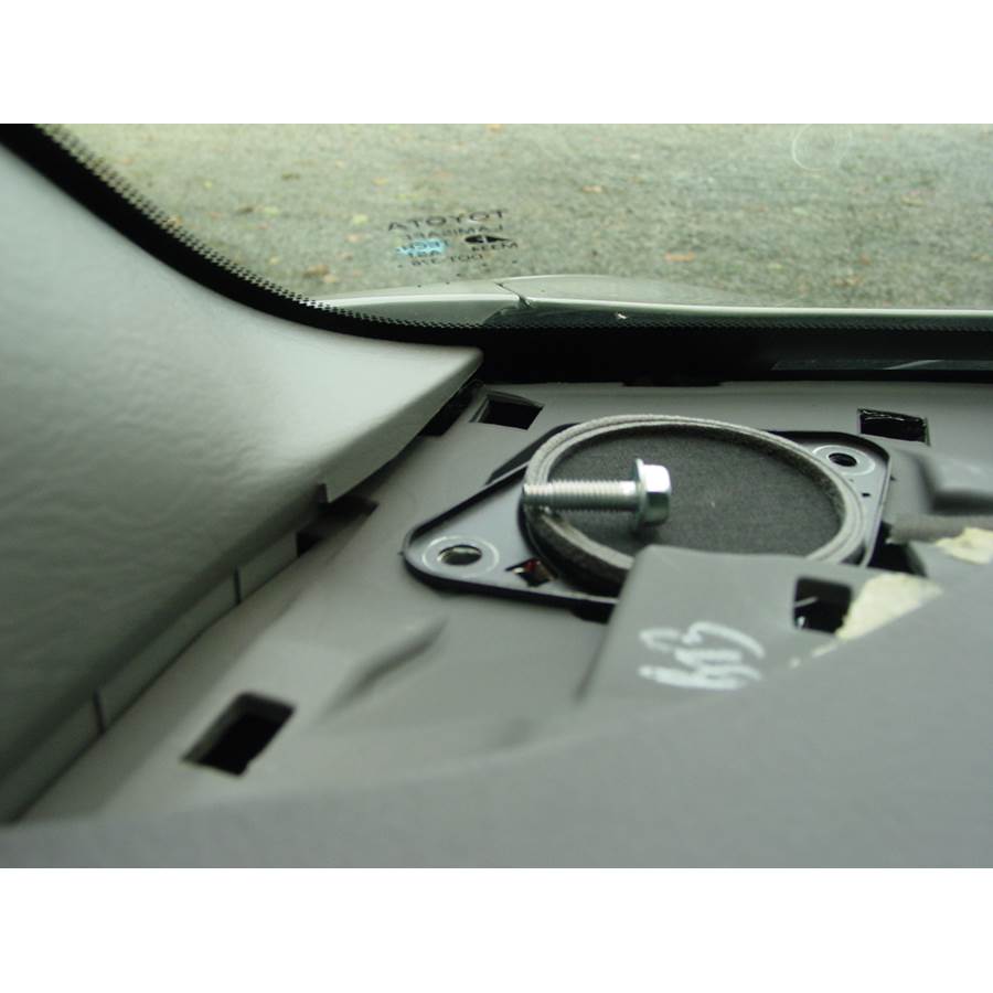 2005 Toyota Sienna Dash speaker