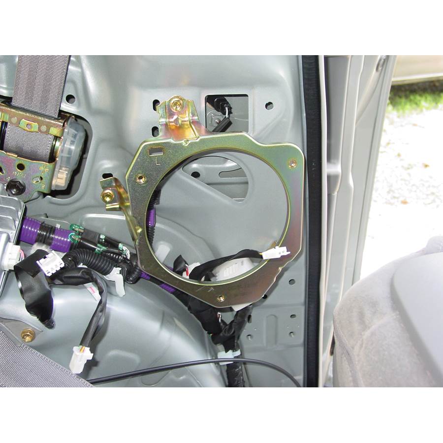 2006 Toyota Sienna Mid-rear speaker removed
