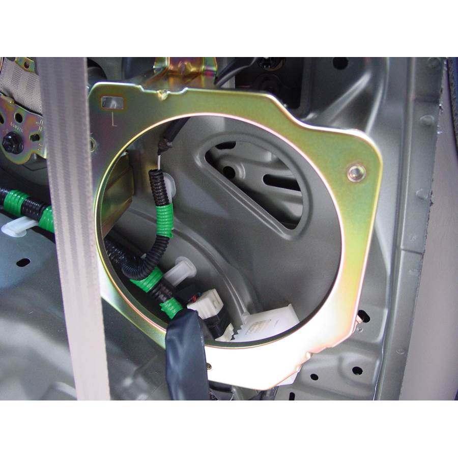 2009 Toyota Sienna Mid-rear speaker removed