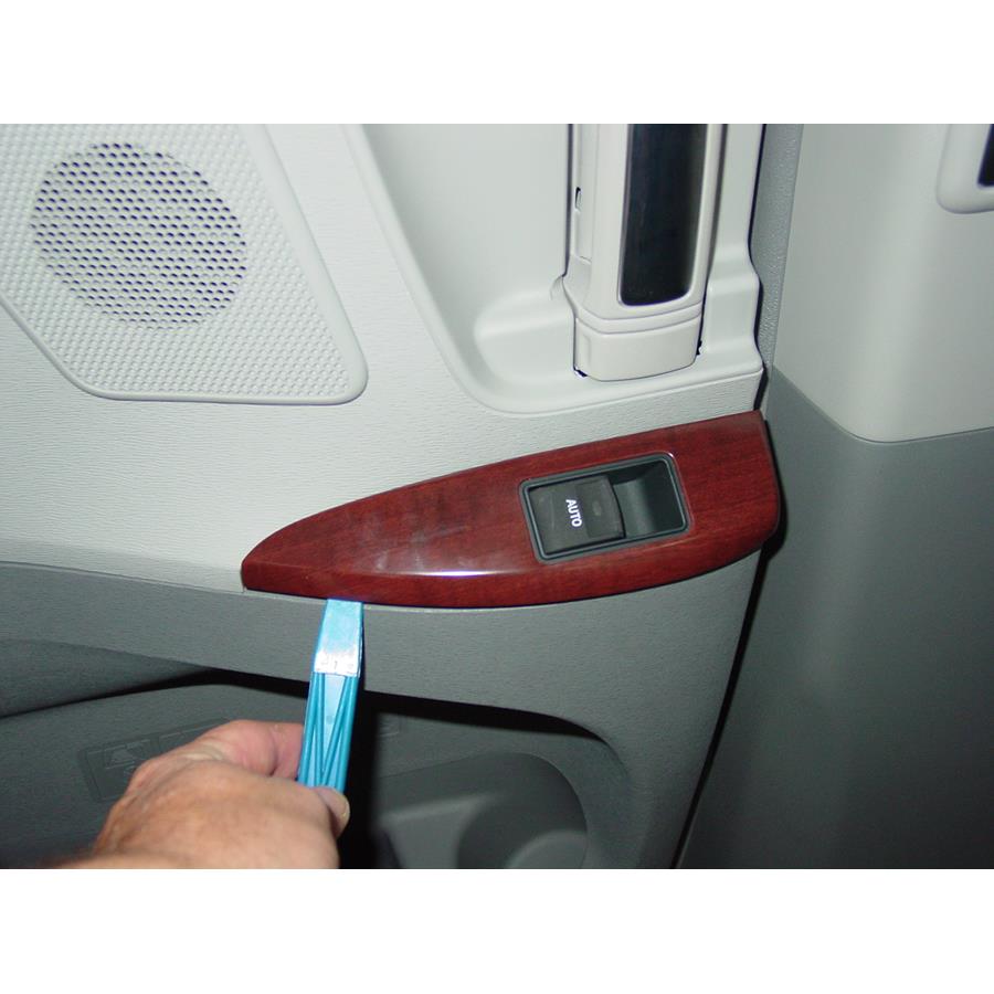 2014 Toyota Sienna Rear door tweeter location