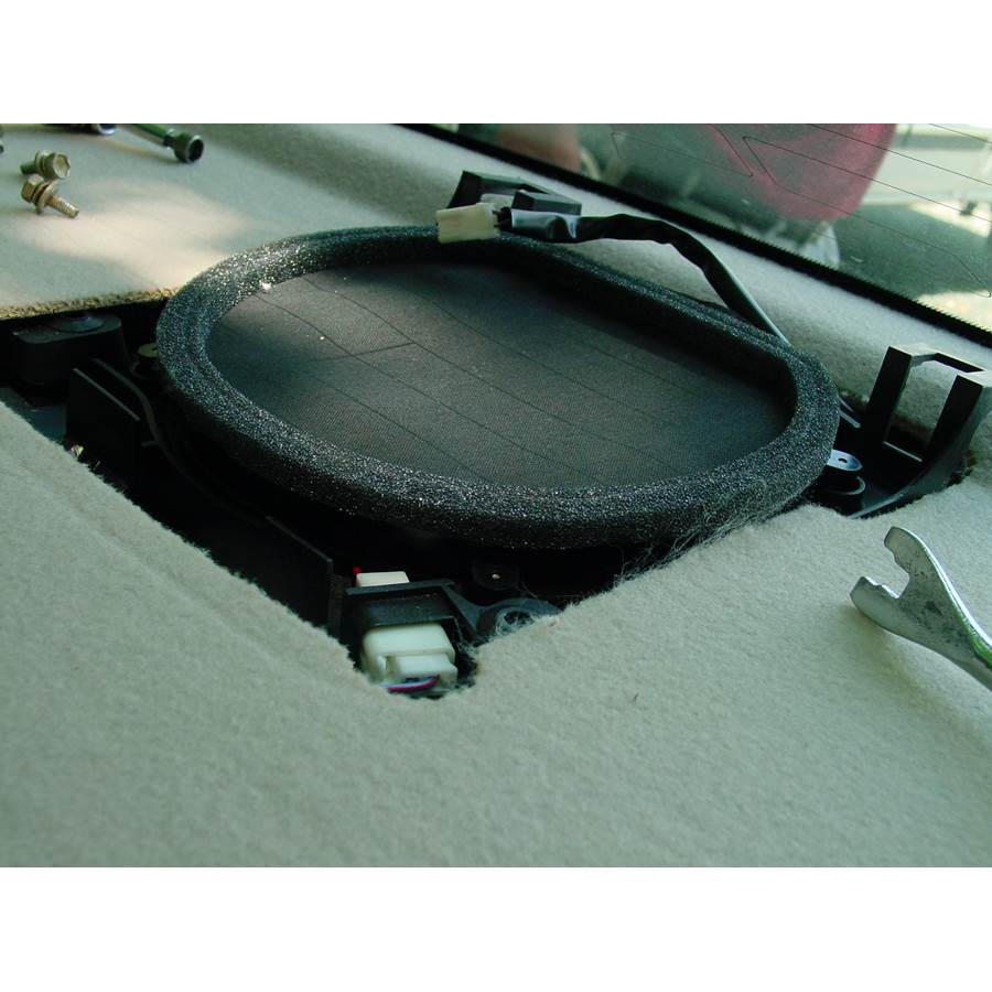 2003 Toyota Avalon Rear deck center speaker