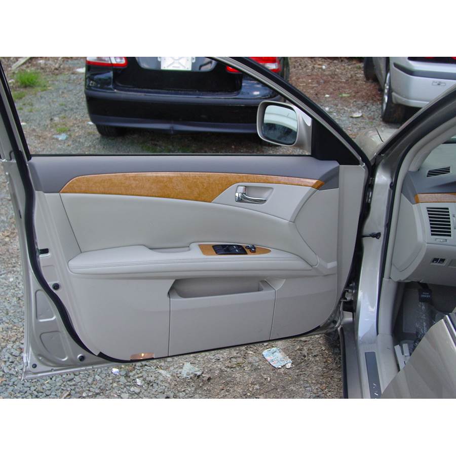 2009 Toyota Avalon Front door speaker location