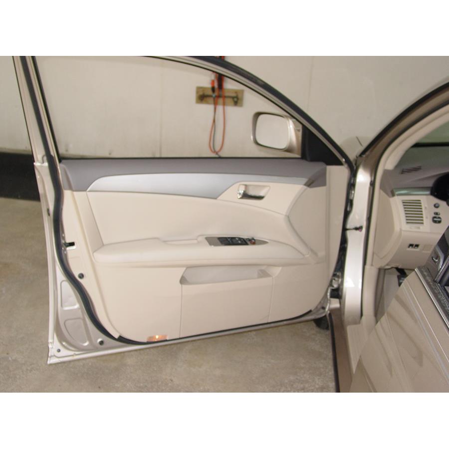 2010 Toyota Avalon Front door speaker location