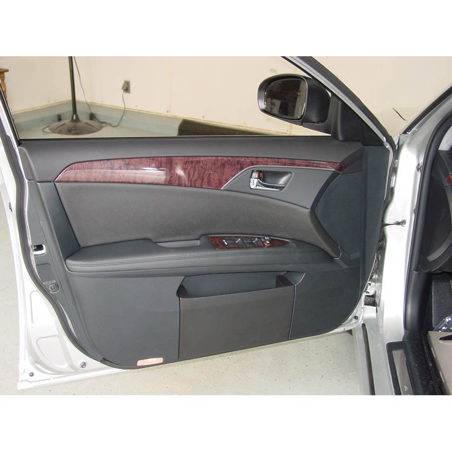2011 Toyota Avalon Front door speaker location