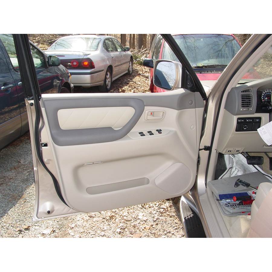 2003 Toyota Land Cruiser Front door speaker location