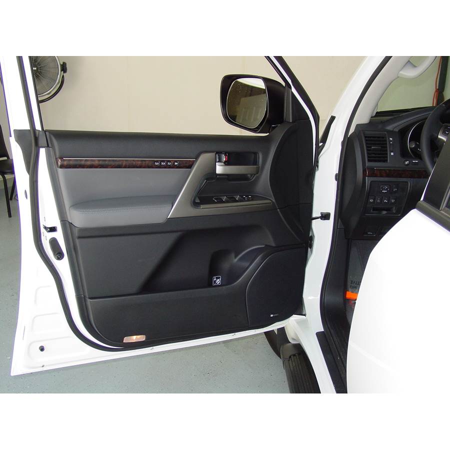2009 Toyota Land Cruiser Front door speaker location