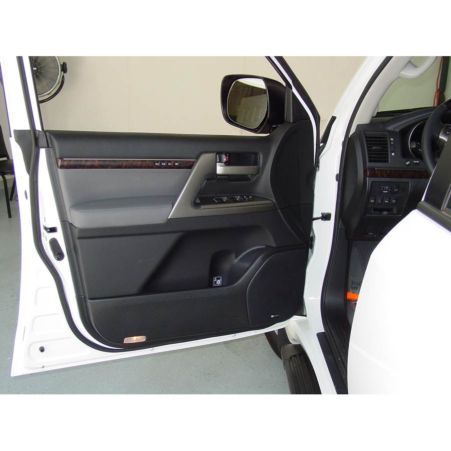 2010 Toyota Land Cruiser Front door speaker location