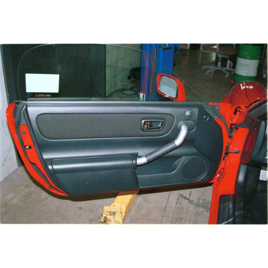 2003 Toyota MR2 Spyder Front door speaker location