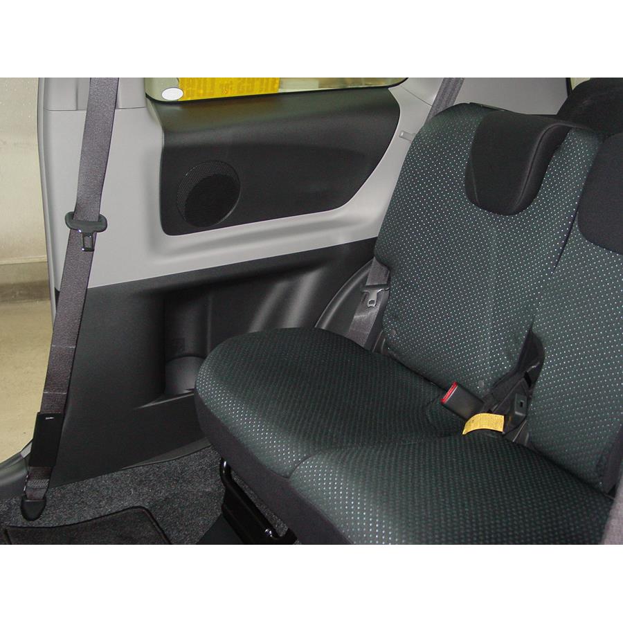 2009 Toyota Yaris Rear side panel speaker location