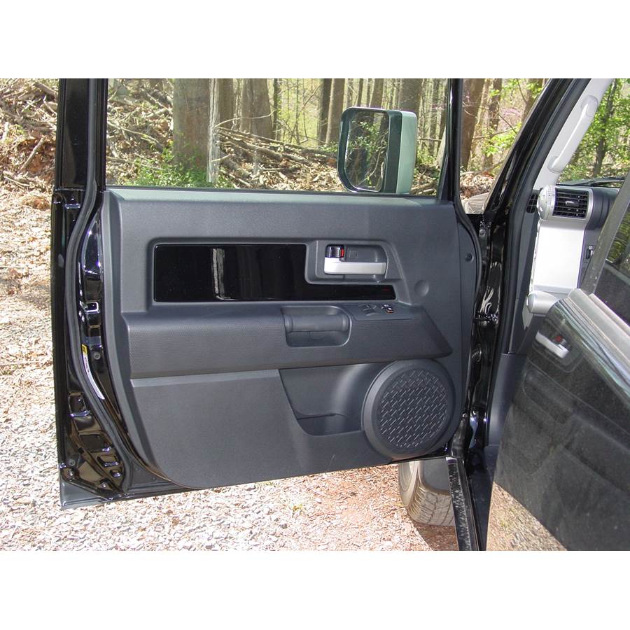 2008 Toyota FJ Cruiser Front door speaker location