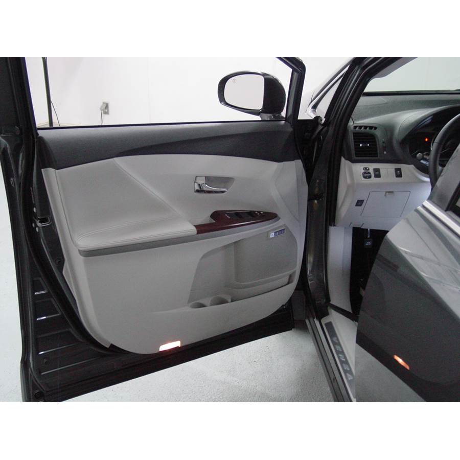 2011 Toyota Venza Front door speaker location