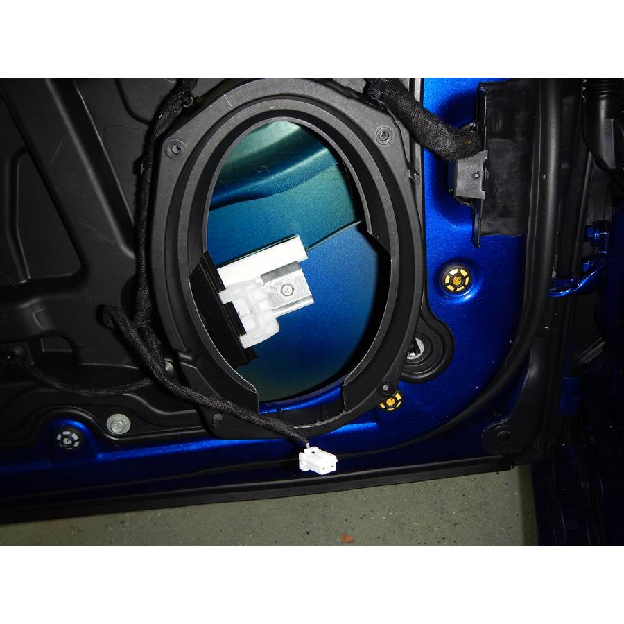 2016 Chrysler 200 Front speaker removed