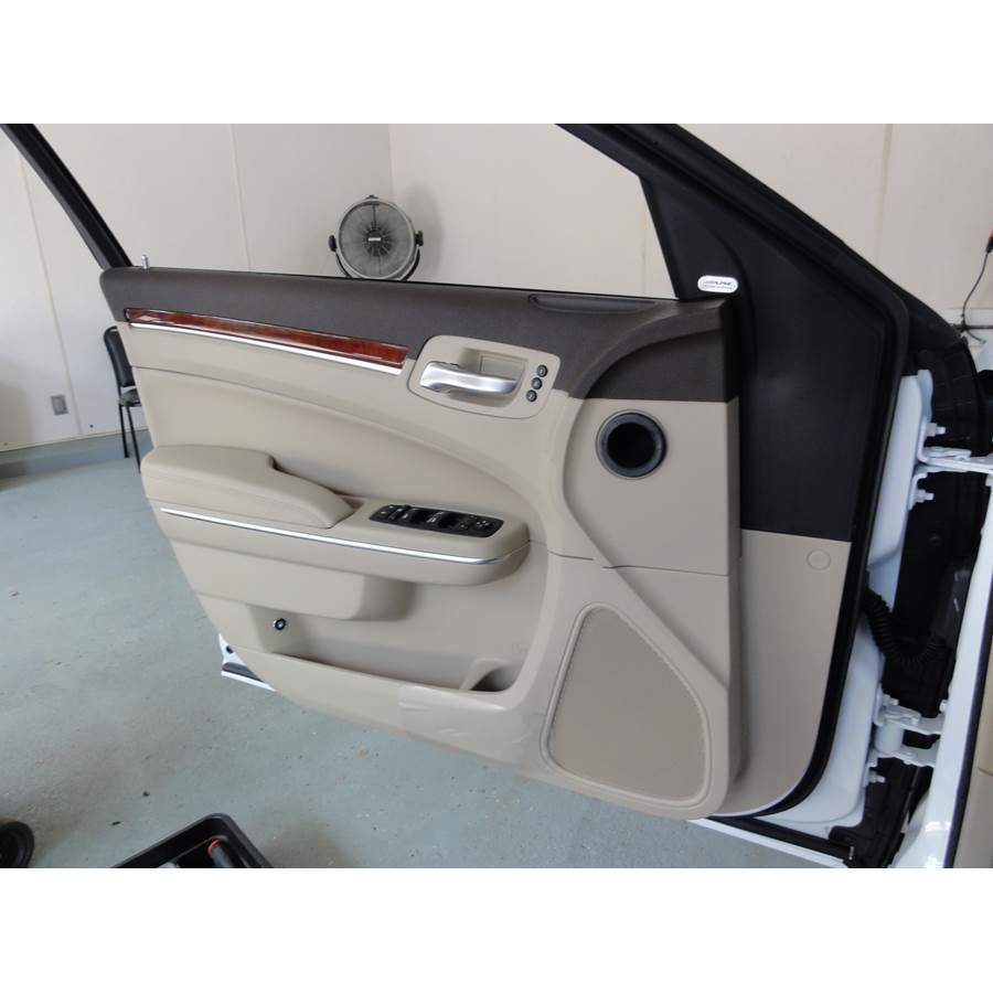 2022 Chrysler 300 Front door speaker location