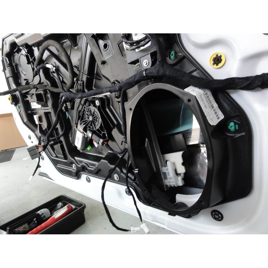 2023 Chrysler 300 Front speaker removed