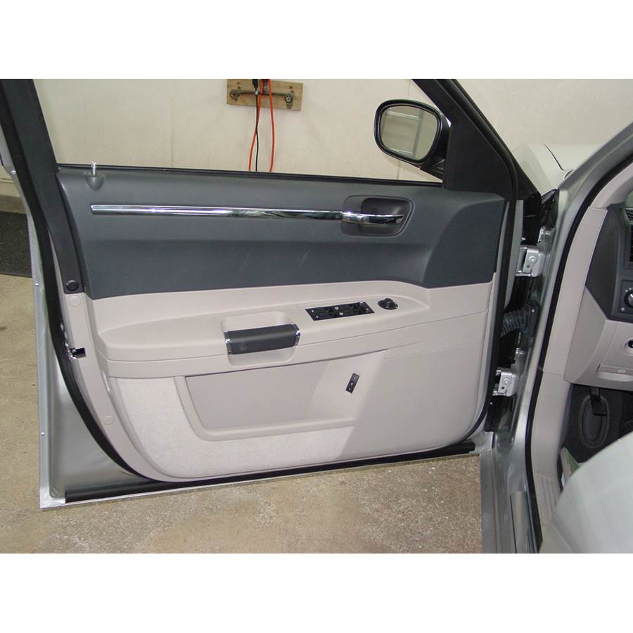 2006 Chrysler 300 Front door speaker location